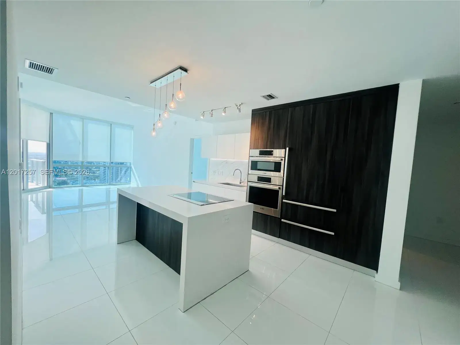 2 bedroom 3 bath Residential for sale at 851 NE 1st Av # 2808, Miami FL 33132