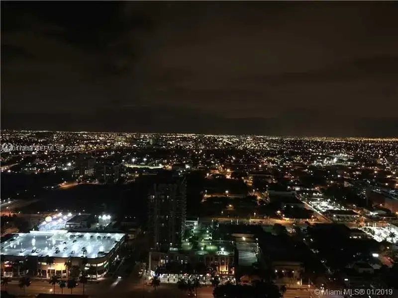 1 bedroom 1 bath Residential for sale at 1800 N Bayshore Dr # 1704, Miami FL 33132