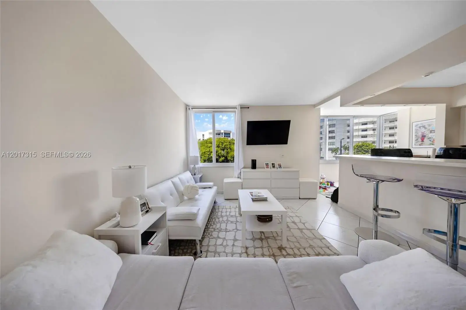 1 bedroom 1 bath Residential for sale at 250 180th Dr # 352, Sunny Isles Beach FL 33160