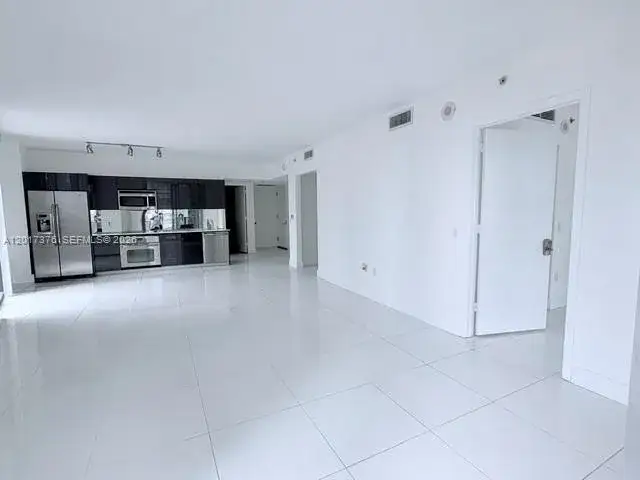 2 bedroom 2 bath Residential Lease for rent at 31 SE 6th St # 2001, Miami FL 33131