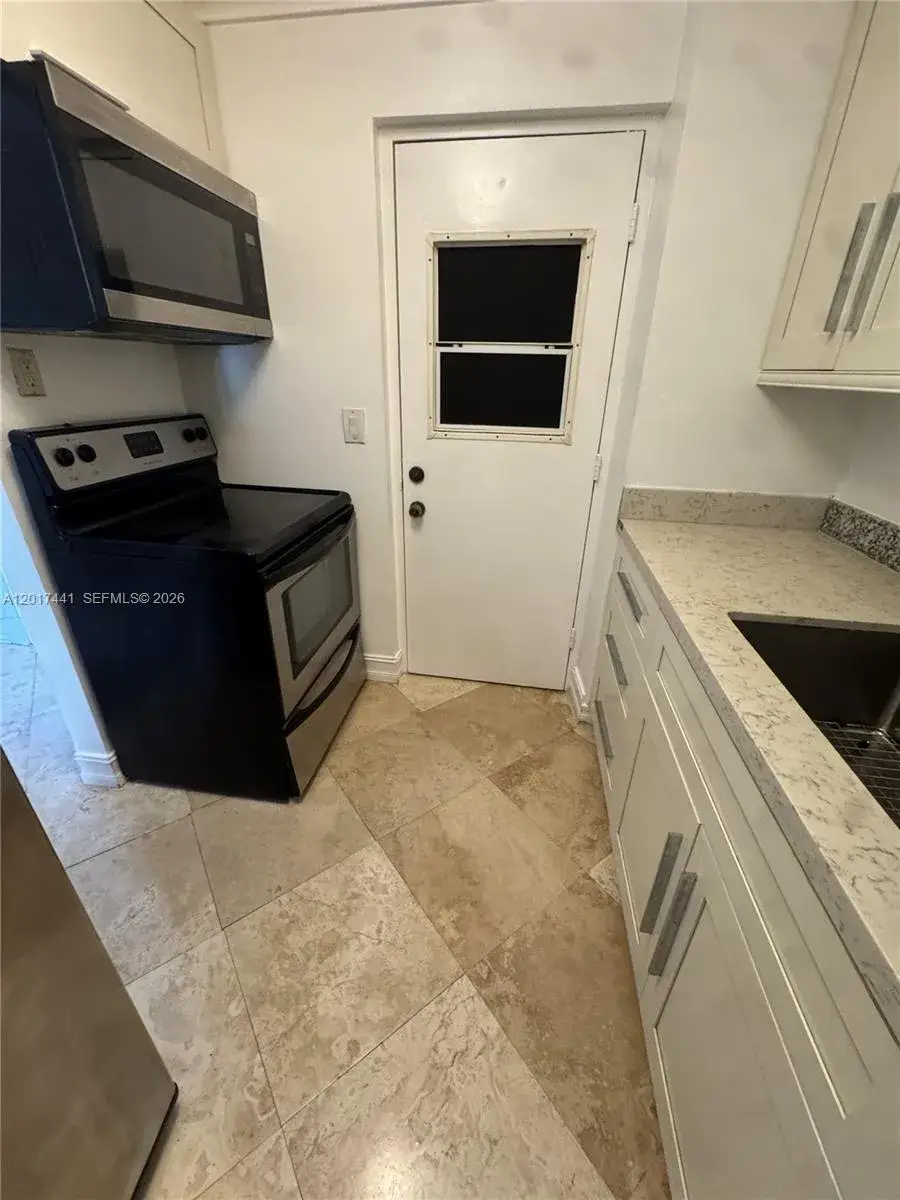 1 bedroom 1 bath Residential Lease for rent at 1407 NE 56th St # 316, Fort Lauderdale FL 33334