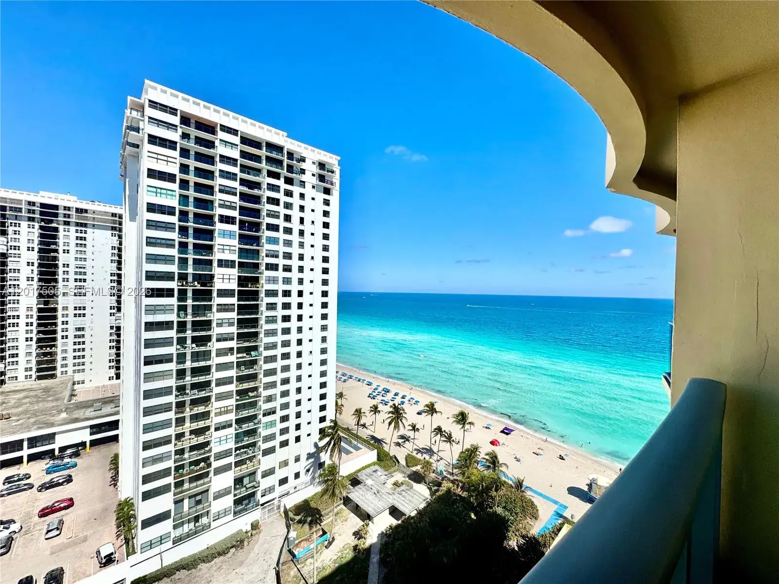 1 bedroom 1 bath Residential Lease for rent at 2501 S Ocean Dr, Hollywood FL 33019