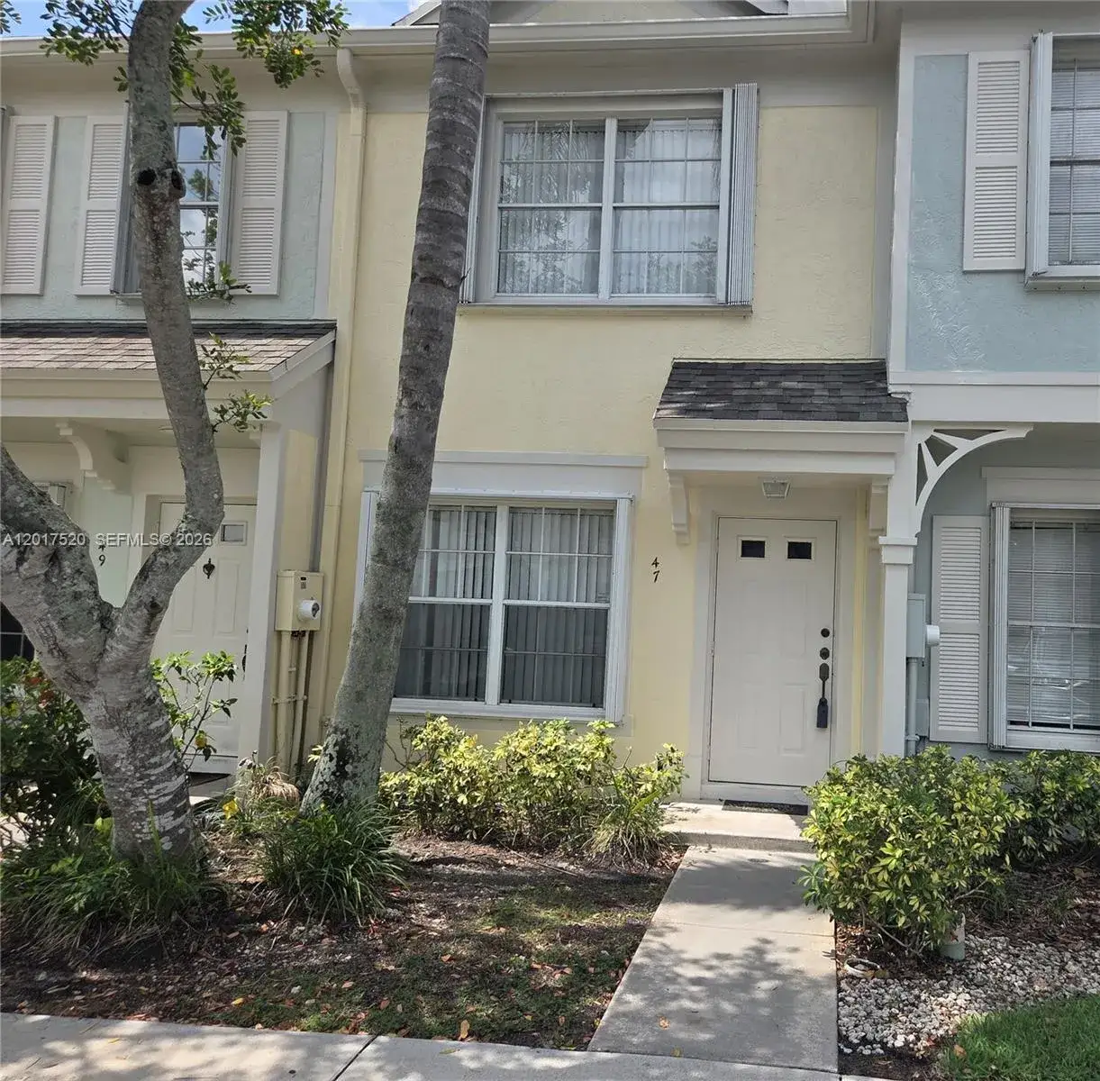 2 bedroom 1 bath Residential for sale at 47 Simonton Cir, Weston FL 33326