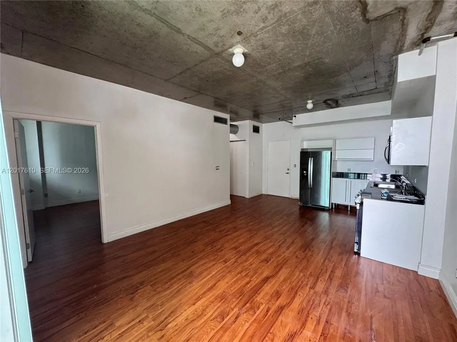 1 bedroom 1 bath Residential Lease for rent at 690 SW 1st Ct # 2532, Miami FL 33130
