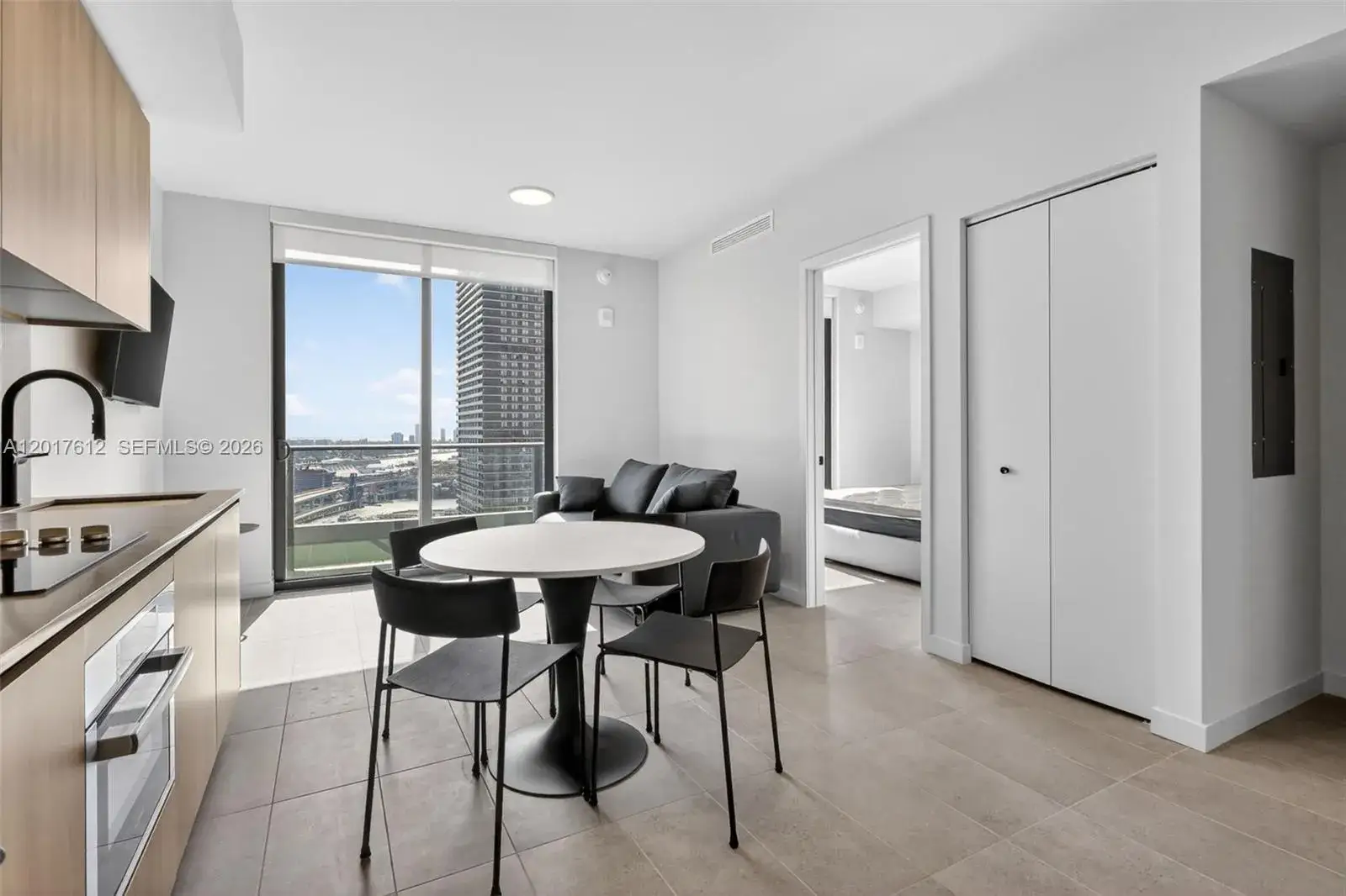 1 bedroom 1 bath Residential Lease for rent at 121 NE 5th St # 3313, Miami FL 33132