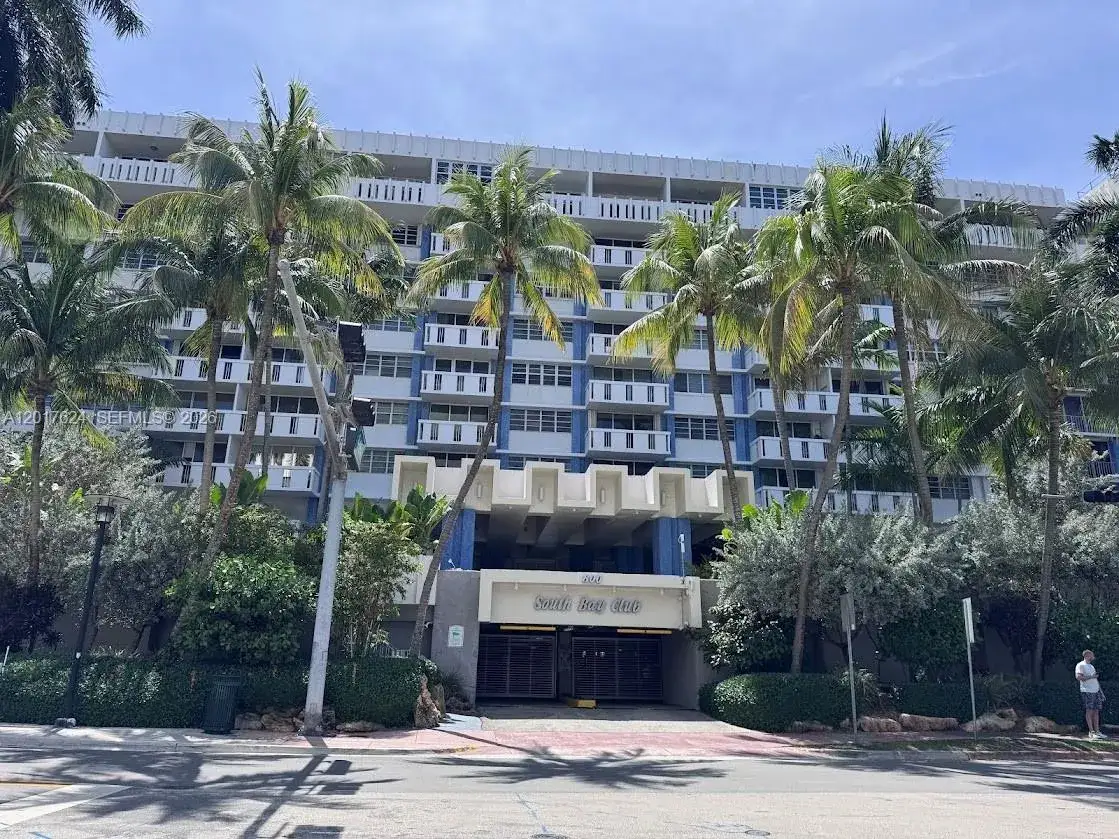 1 bath Residential Lease for rent at 800 West Ave # 441, Miami Beach FL 33139