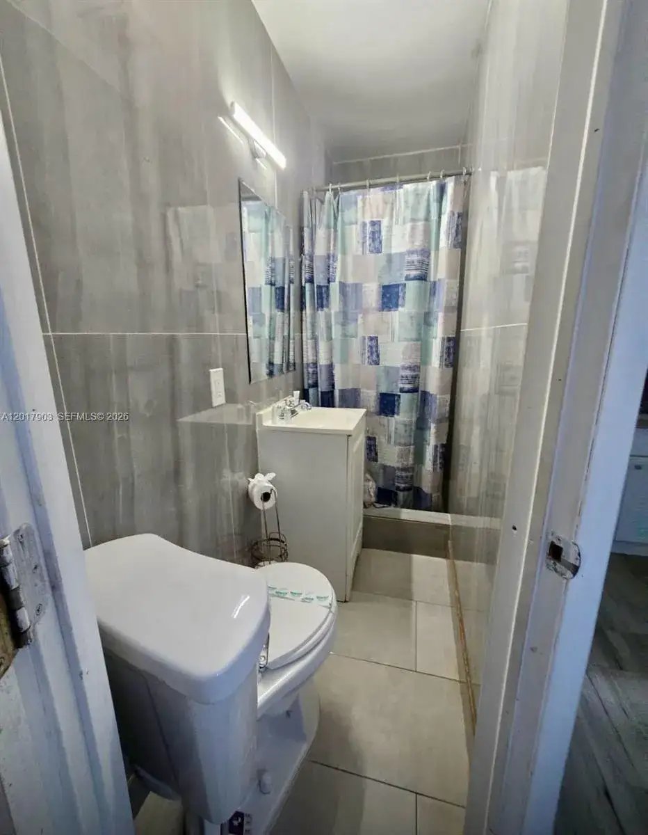 1 bath Residential Lease for rent at 109 SE 9th St # 6, Hallandale Beach FL 33009