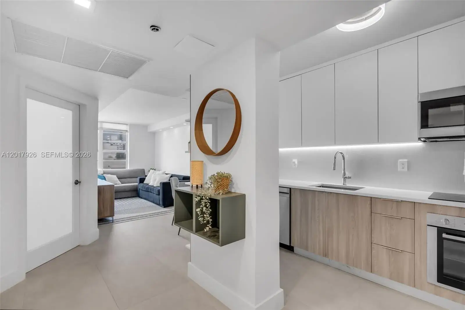 1 bedroom 1 bath Residential Lease for rent at 100 Lincoln Rd # 539, Miami Beach FL 33139