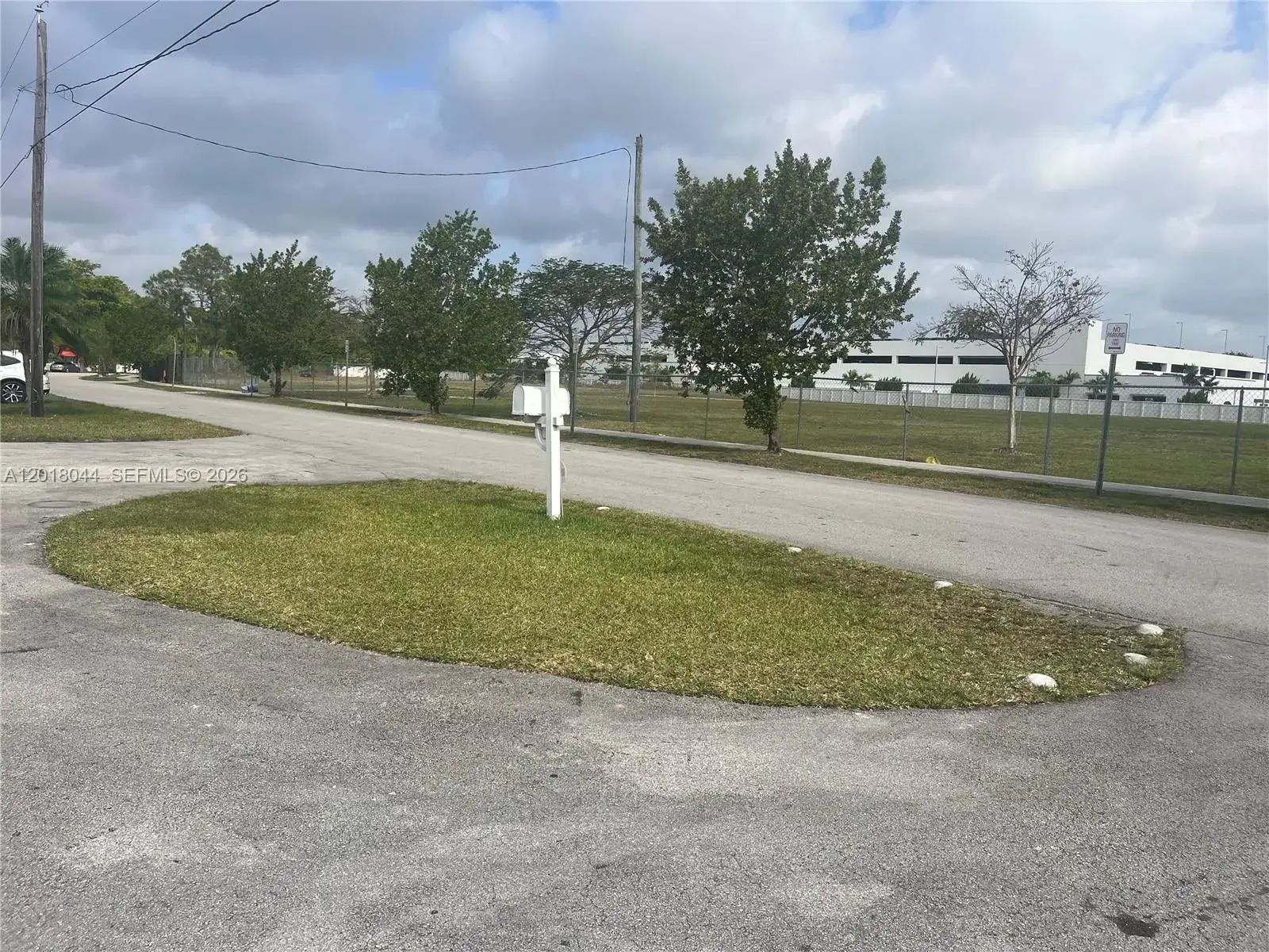 5 bedroom 4 bath Residential for sale at 9260 SW 164th St, Palmetto Bay FL 33157