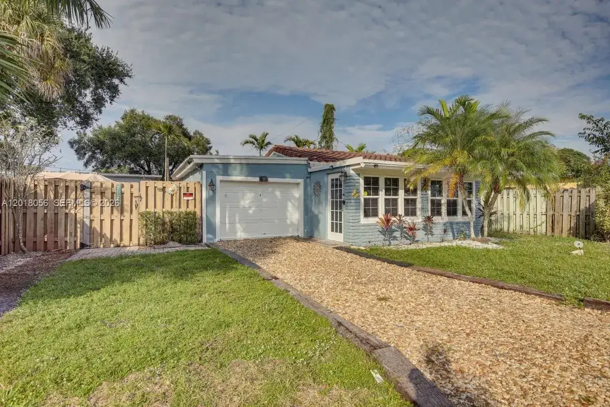 2 bedroom 2 bath Residential for sale at 1237 SW 28th St, Fort Lauderdale FL 33315
