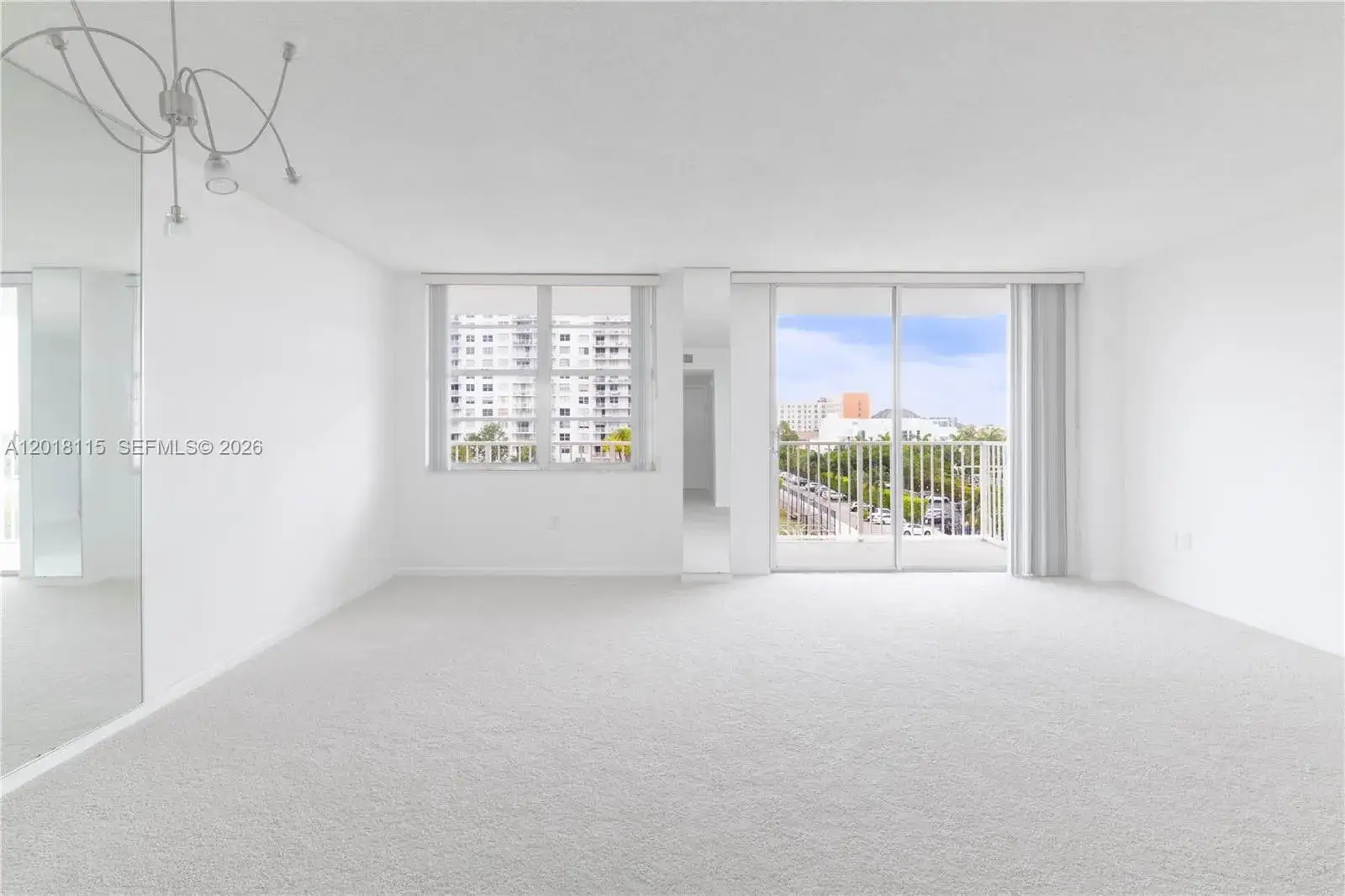 2 bedroom 2 bath Residential for sale at 2851 NE 183rd St # 504E, Aventura FL 33160