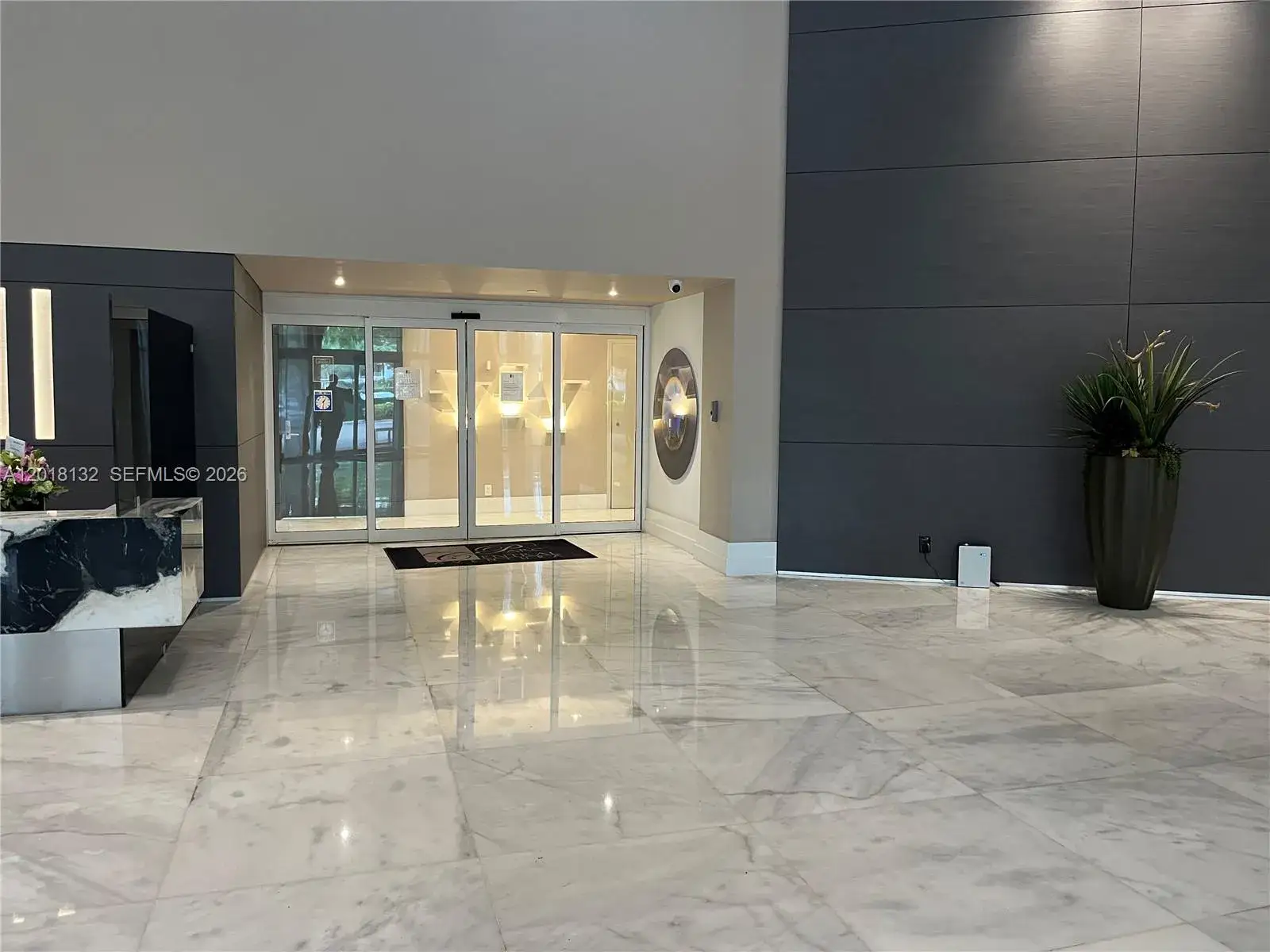 3 bedroom 2 bath Residential Lease for rent at 3300 NE 192nd St # 206, Aventura FL 33180