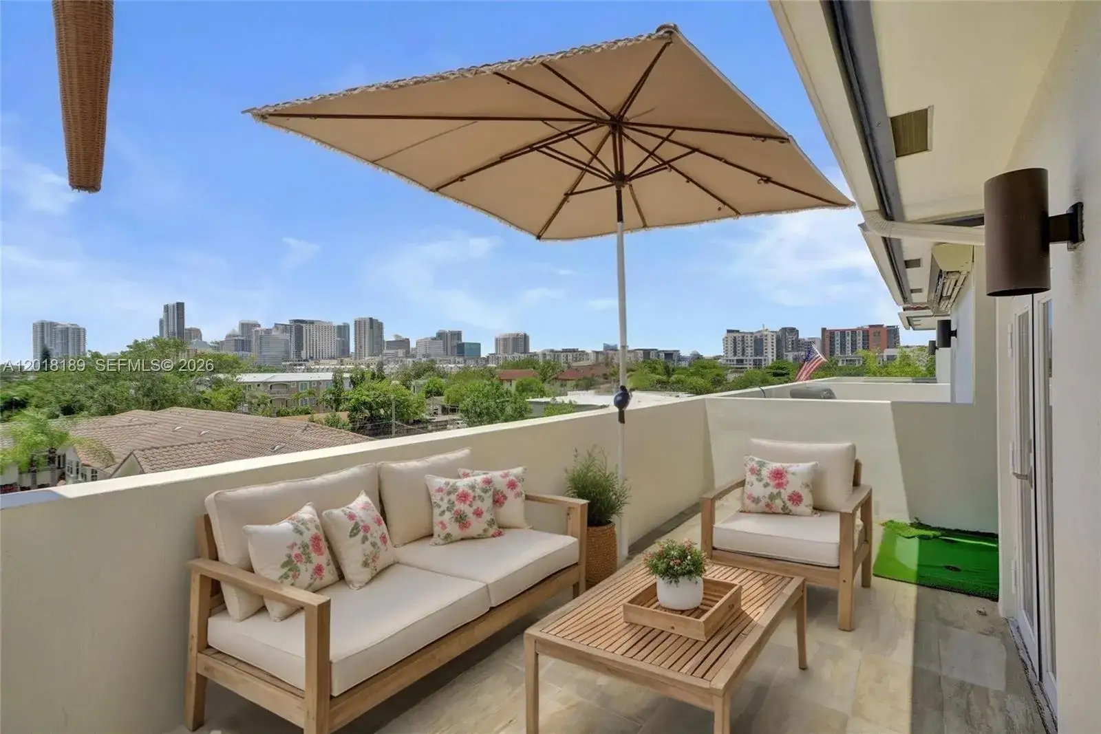 3 bedroom 3 bath Residential Lease for rent at 820 NE 7th St # G, Fort Lauderdale FL 33304