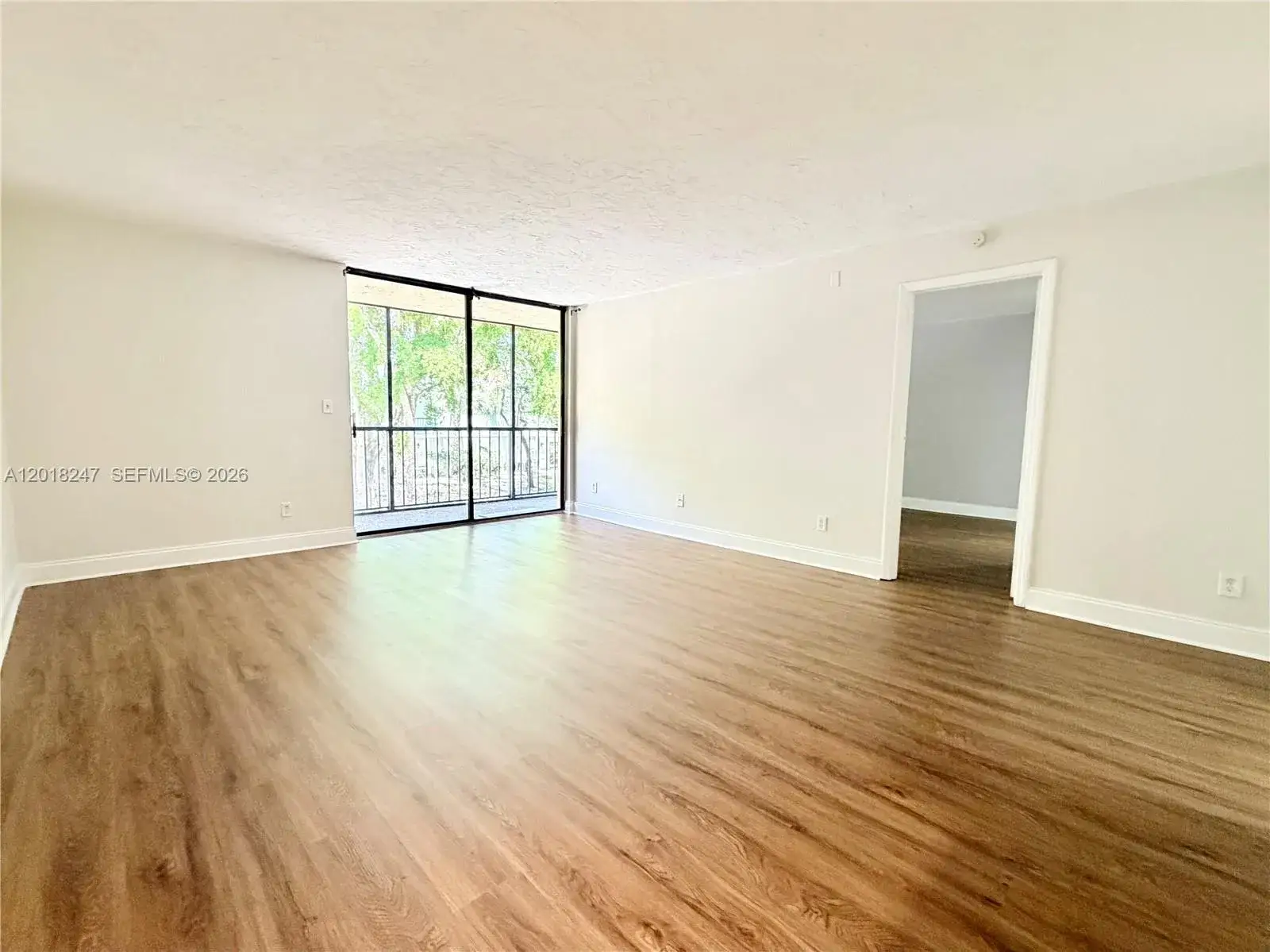 1 bedroom 1 bath Residential for sale at 450 Commodore Dr # 214, Plantation FL 33325