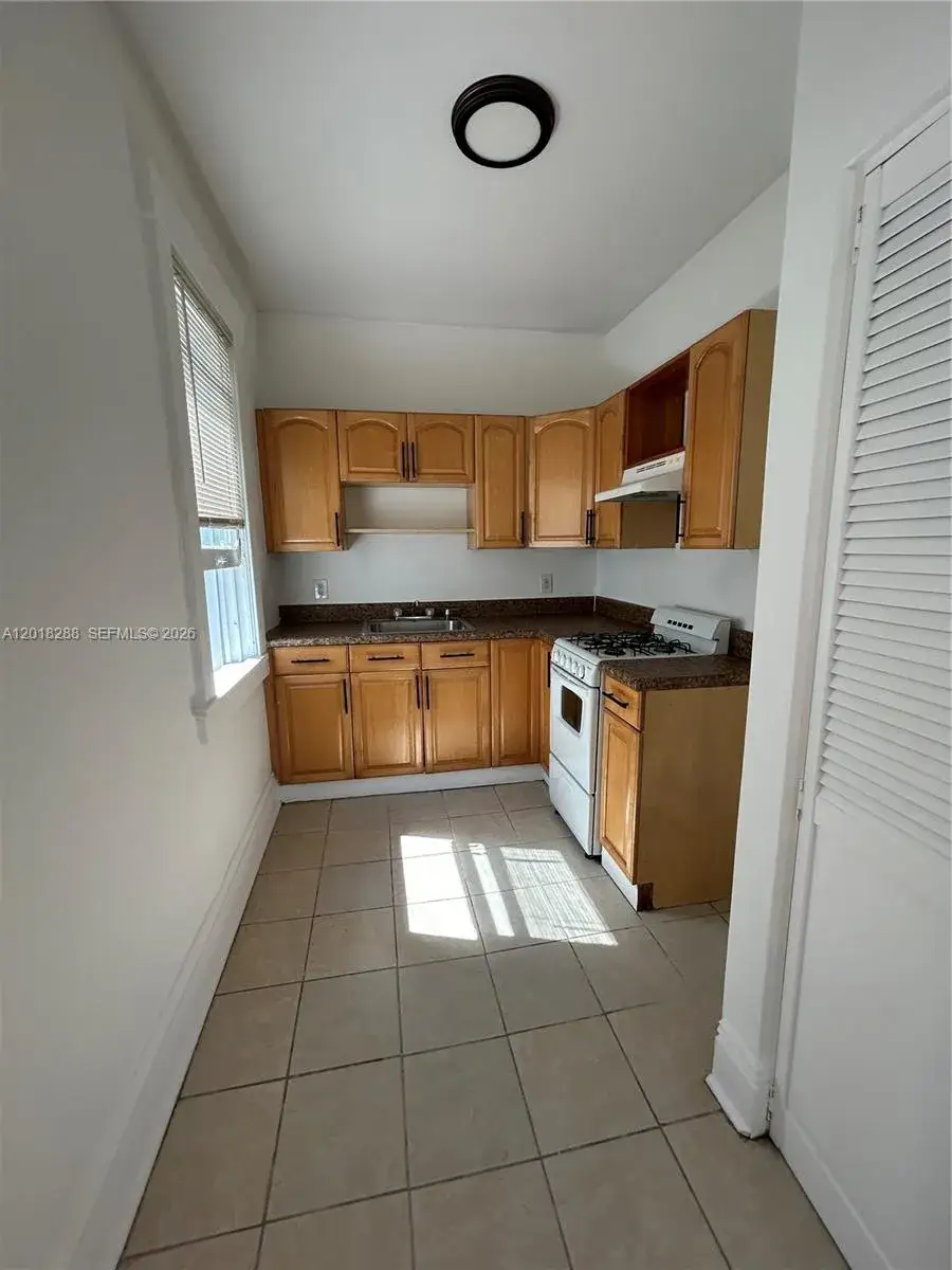 1 bedroom 1 bath Residential Lease for rent at 529 NE 66th St # 7, Miami FL 33138
