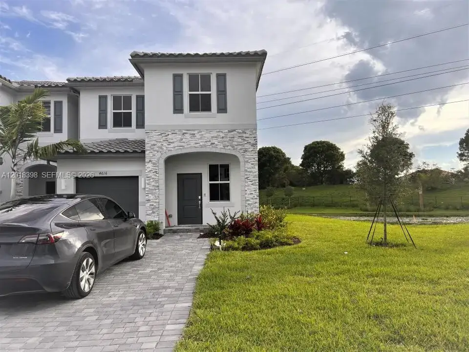 3 bedroom 3 bath Residential for sale at 4616 NW 120th Way, Coral Springs FL 33076