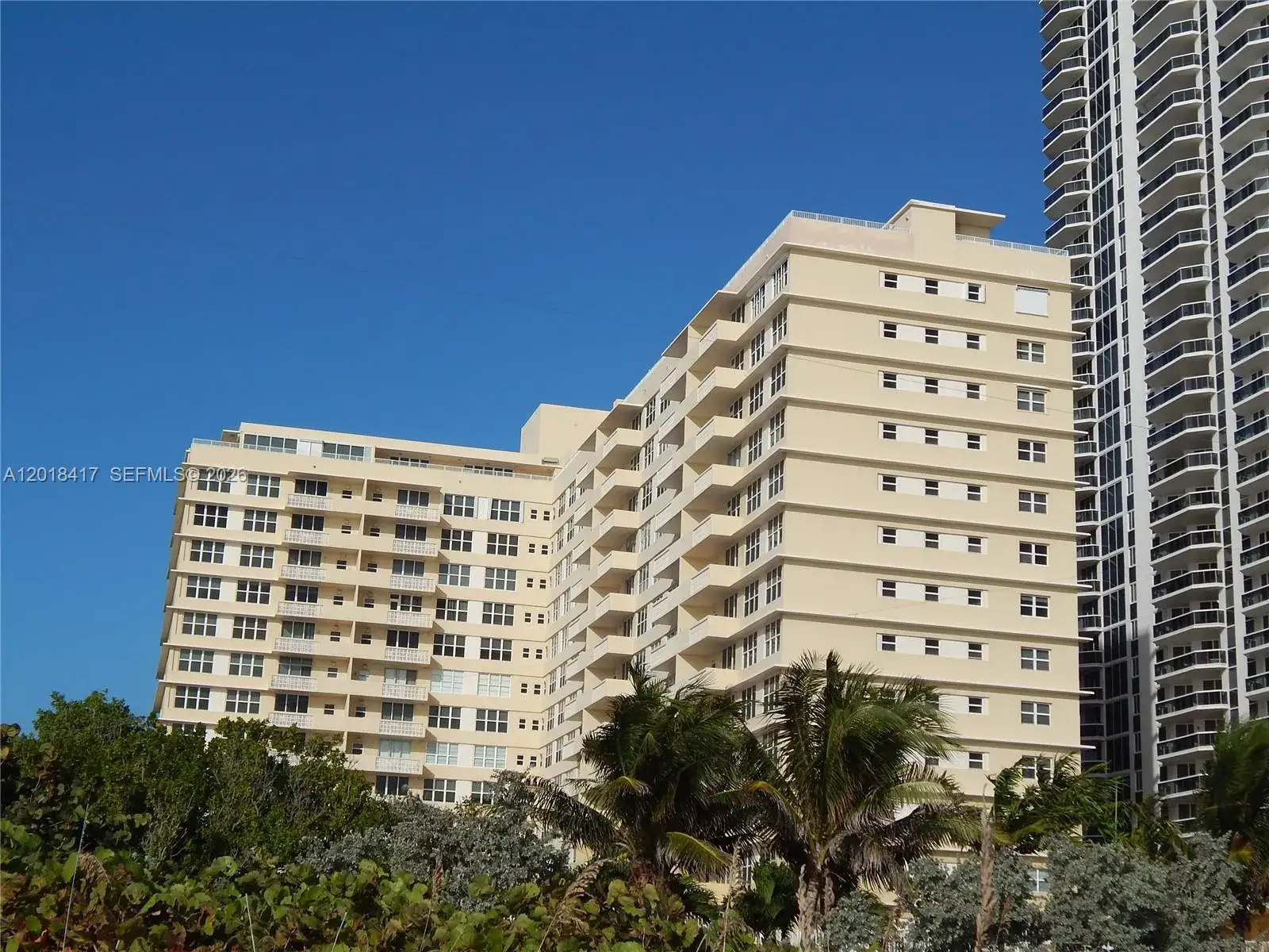 2 bedroom 2 bath Residential Lease for rent at 4747 Collins Ave # 1102, Miami Beach FL 33140