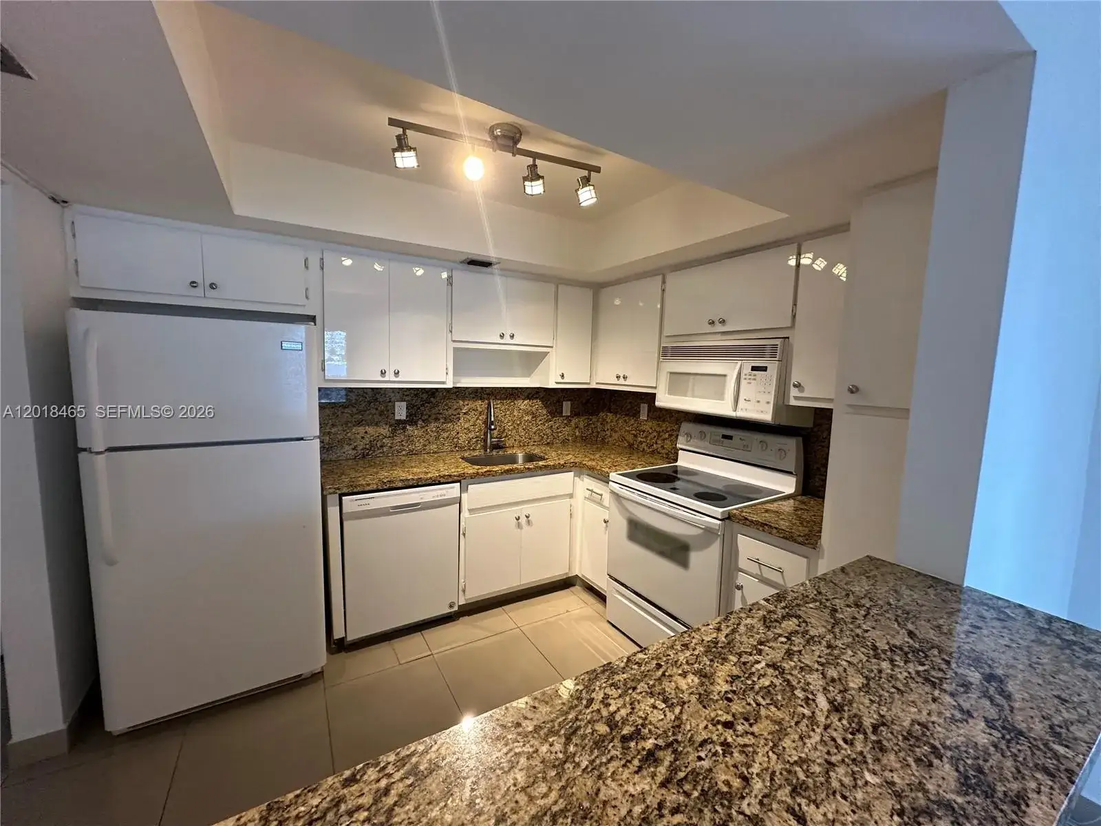 1 bedroom 1 bath Residential for sale at 7118 Bonita Dr # 305, Miami Beach FL 33141