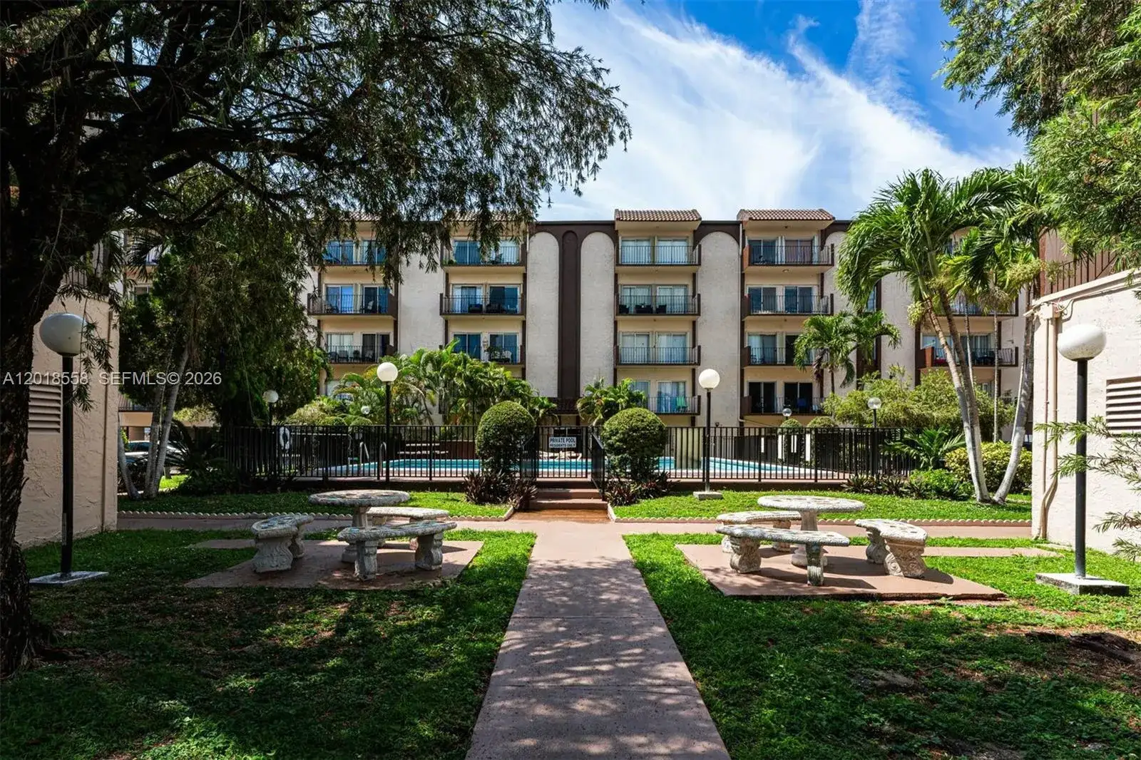 2 bedroom 2 bath Residential for sale at 1950 W 54th St # 412, Hialeah FL 33012