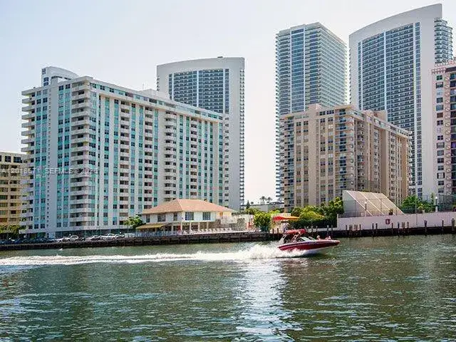 1 bedroom 1 bath Residential Lease for rent at 1833 S Ocean Dr # 805, Hallandale Beach FL 33009