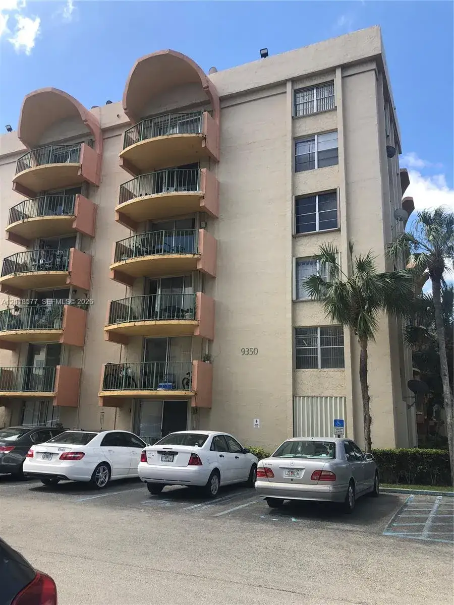 1 bedroom 1 bath Residential Lease for rent at 9350 Fontainebleau Blvd # 204, Miami FL 33172