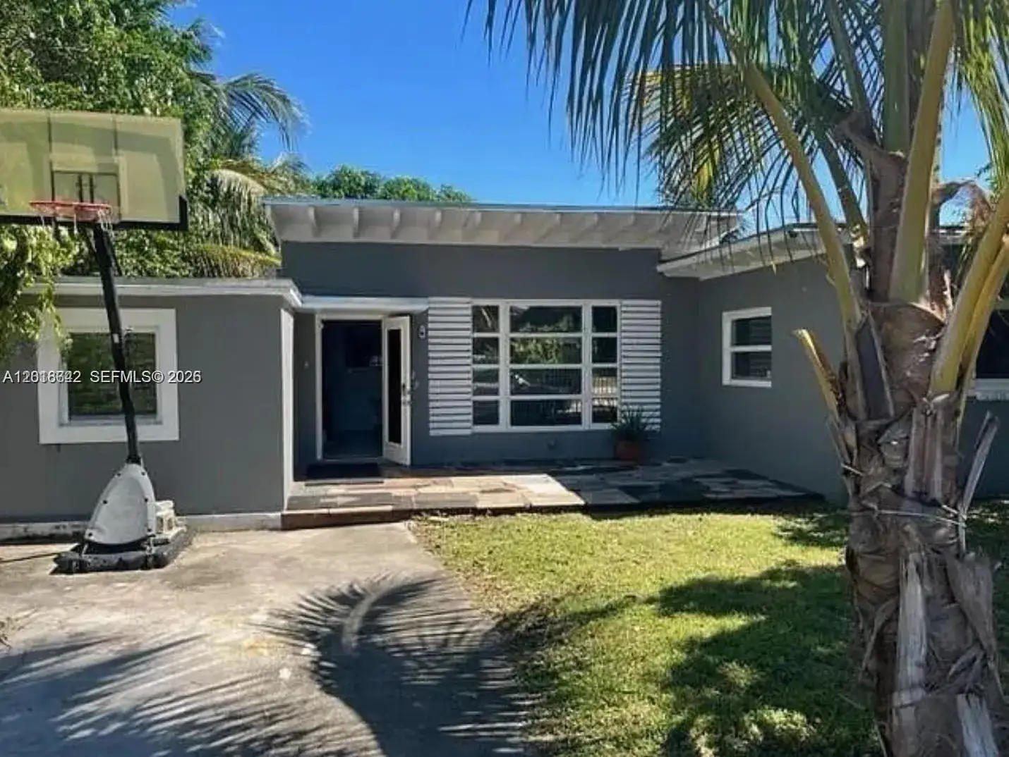 2 bedroom 1 bath Residential Lease for rent at 10835 NW 2nd Ct # A, Miami FL 33168