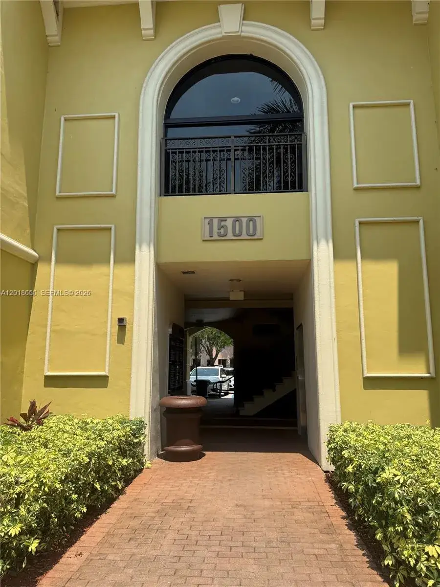 Commercial Sale for sale at 1528 Weston Rd, Weston FL 33326