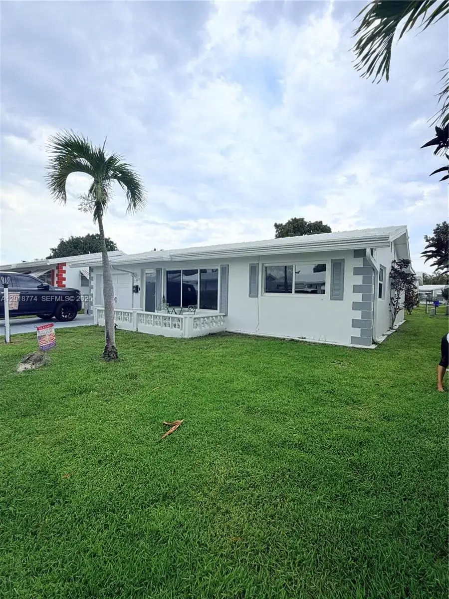 2 bedroom 2 bath Residential for sale at 2960 NW 1st Dr, Pompano Beach FL 33064