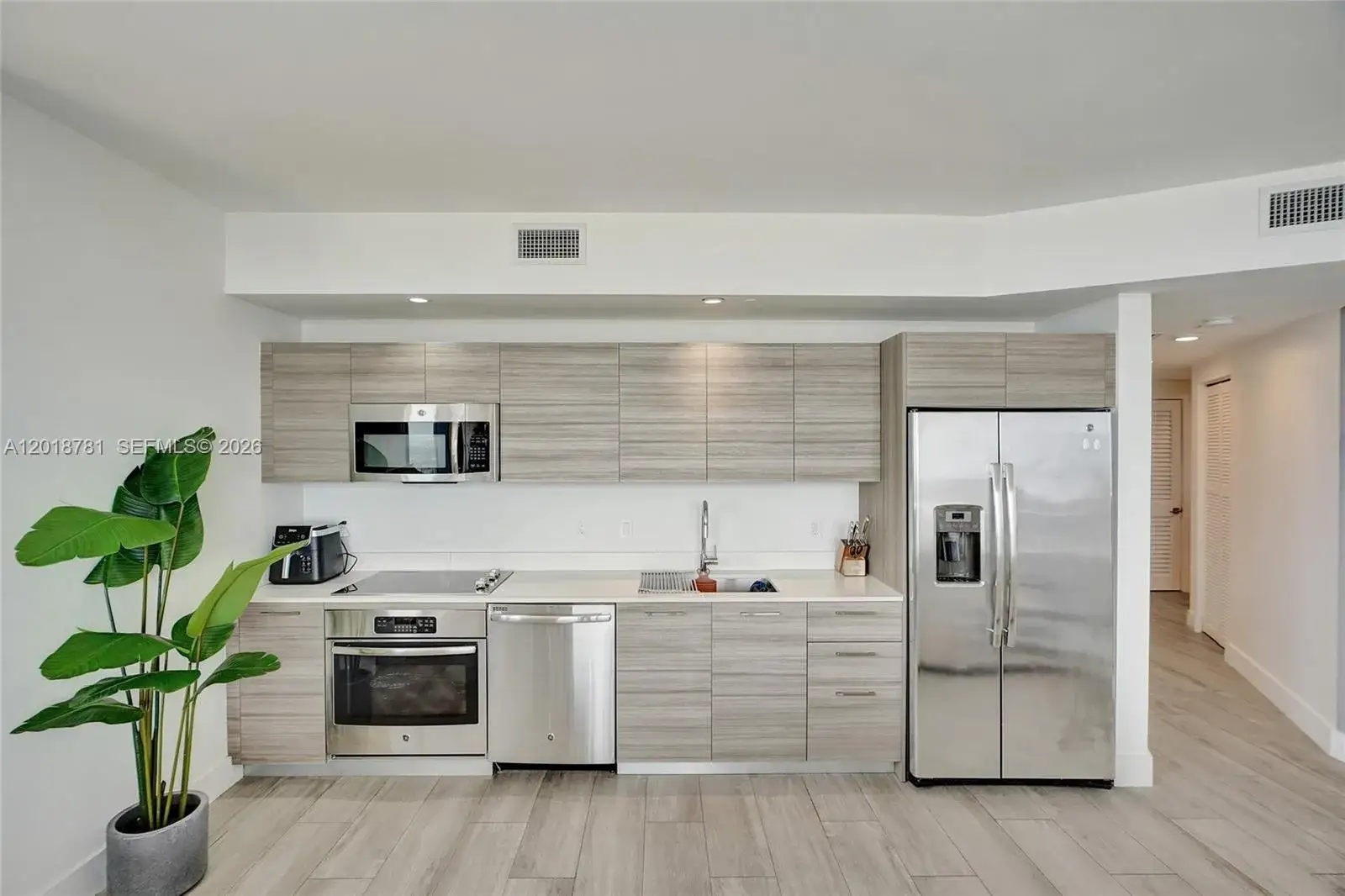 2 bedroom 2 bath Residential Lease for rent at 121 NE 34th St # 2809, Miami FL 33137