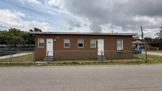 1 bedroom 1 bath Residential Lease for rent at 646 NW 14th Ter, Fort Lauderdale FL 33311
