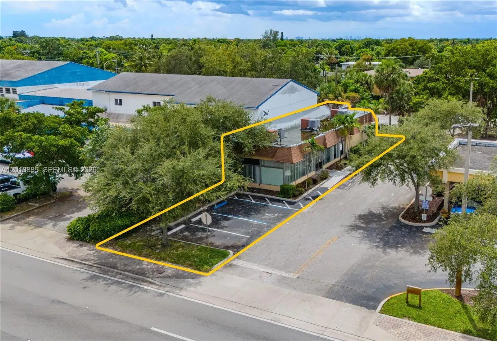 Commercial Sale for sale at 3740 W Broward Blvd, Plantation FL 33312