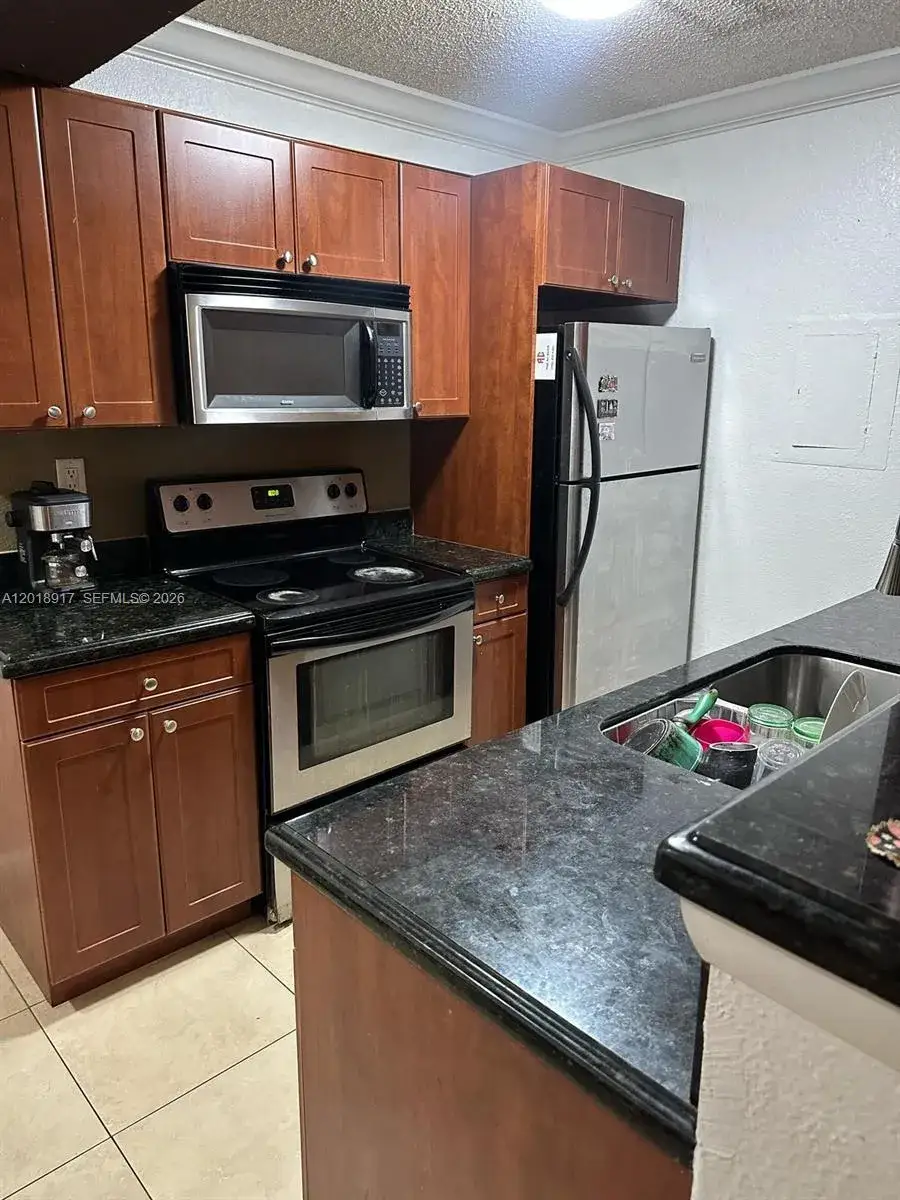 1 bedroom 1 bath Residential Lease for rent at 15640 SW 106th Ln # 903, Miami FL 33196