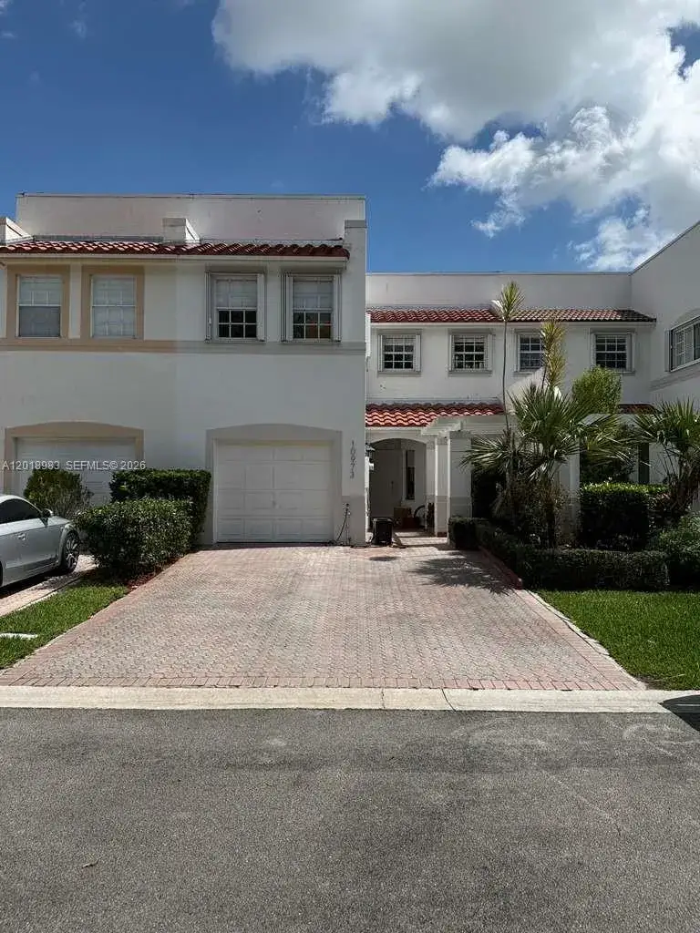 3 bedroom 2 bath Residential for sale at 10973 NW 62nd Ter, Doral FL 33178