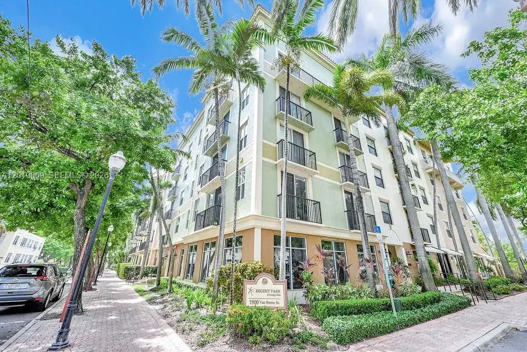 2 bedroom 2 bath Residential for sale at 1900 Van Buren St # 113B, Hollywood FL 33020