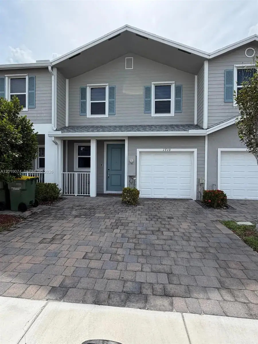 3 bedroom 2 bath Residential Lease for rent at 1710 SE 9th Ave, Homestead FL 33034