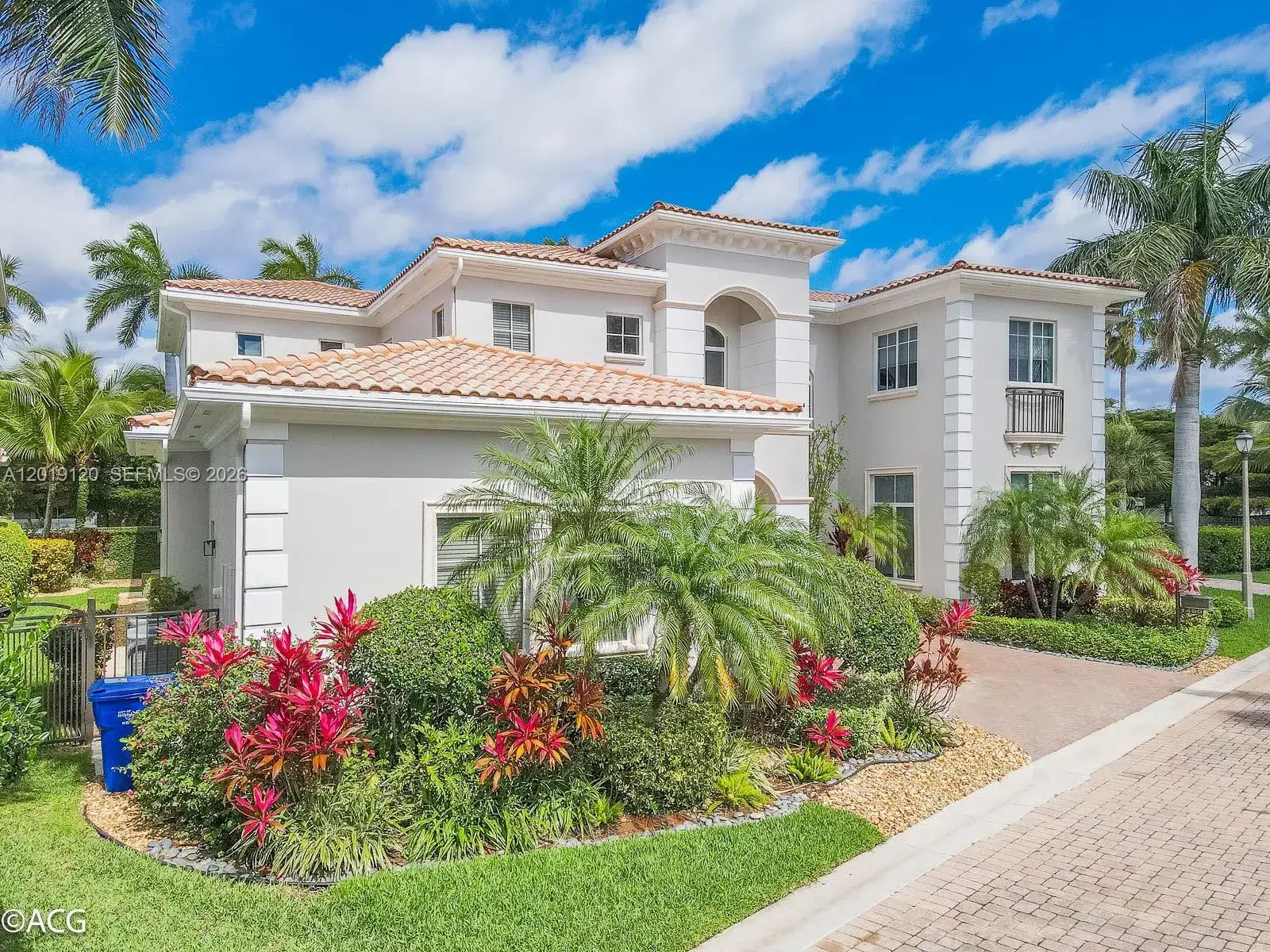 6 bedroom 5 bath Residential Lease for rent at 1480 Windjammer Way, Hollywood FL 33019