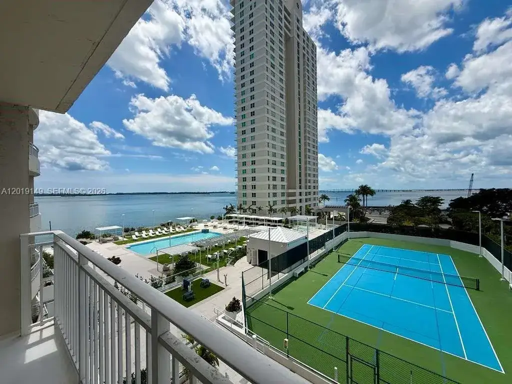 1 bedroom 1 bath Residential Lease for rent at 770 Claughton Island Dr # 706, Miami FL 33131