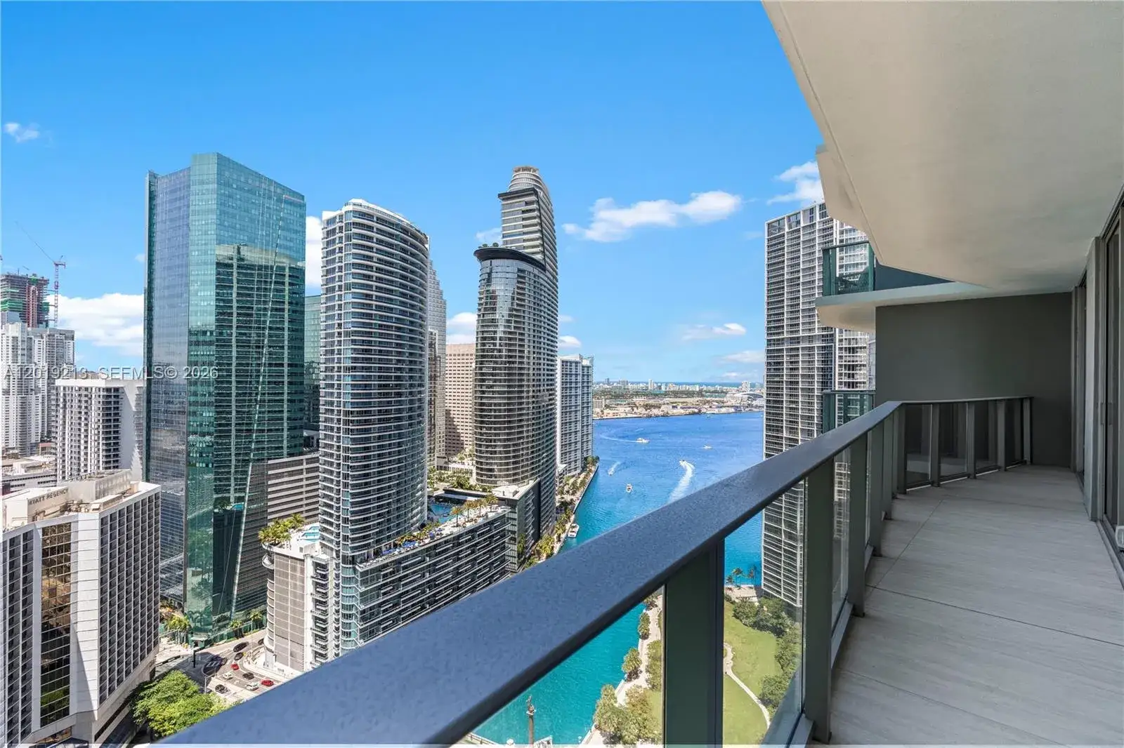 2 bedroom 2 bath Residential Lease for rent at 77 SE 5 # 3702, Miami FL 33131