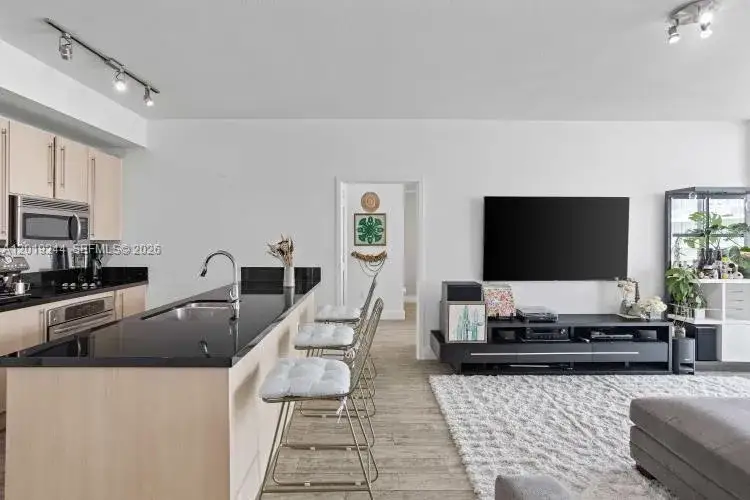 2 bedroom 2 bath Residential Lease for rent at 79 SW 12th St, Miami FL 33130