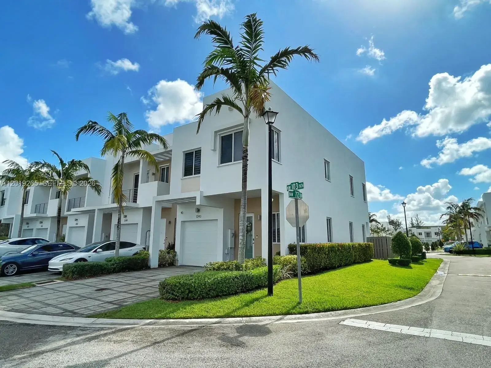 4 bedroom 3 bath Residential for sale at 7243 NW 103rd Path, Doral FL 33178