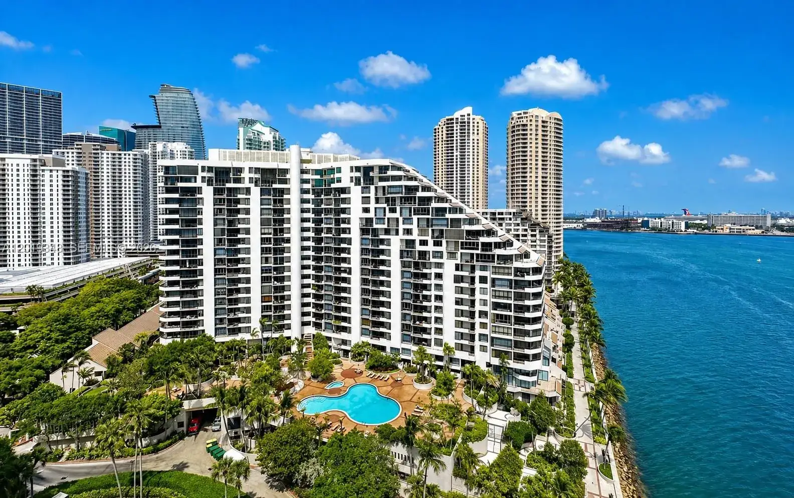 2 bedroom 2 bath Residential Lease for rent at 520 Brickell Key Dr # A1113, Miami FL 33131
