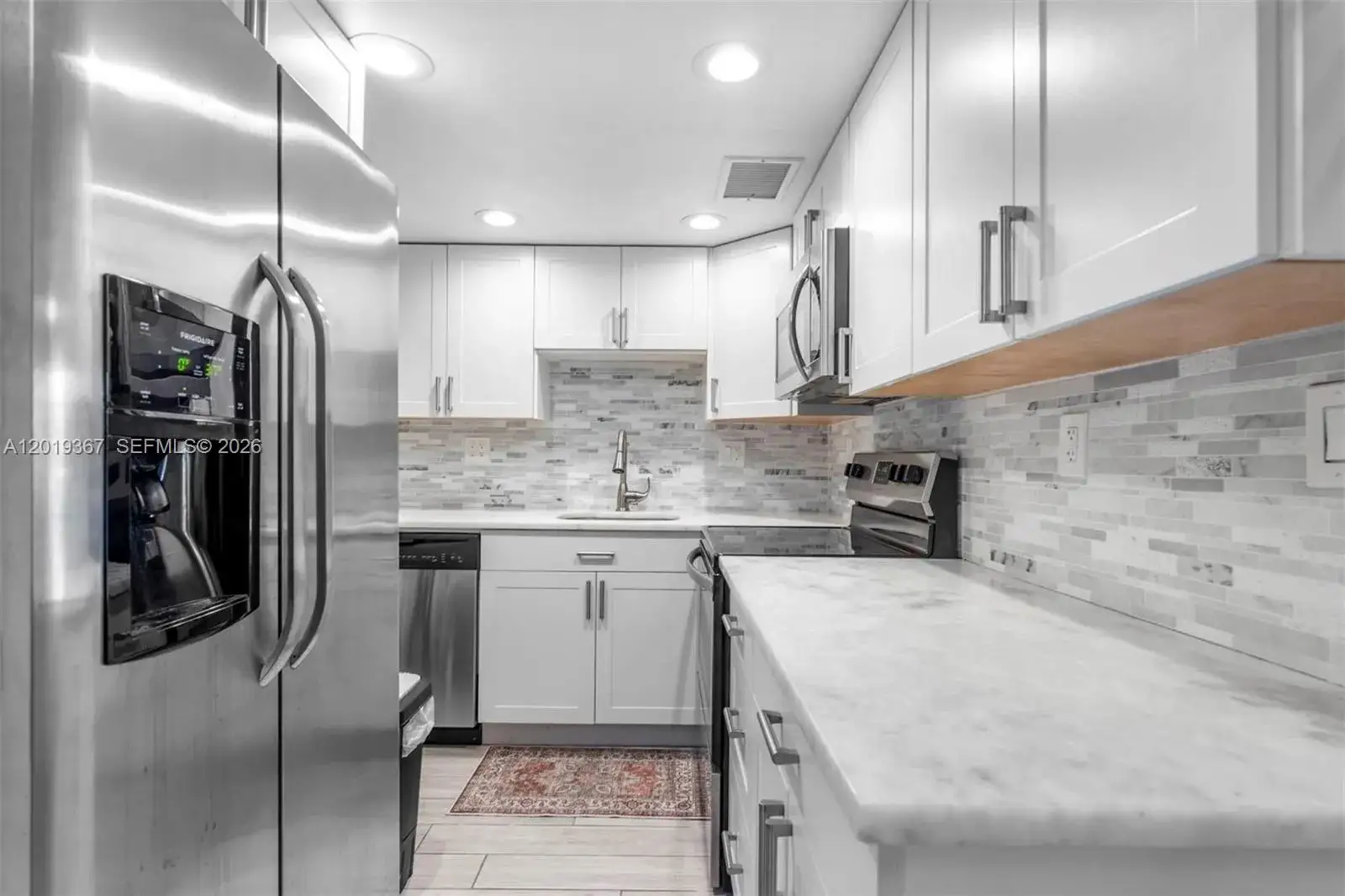 1 bedroom 1 bath Residential Lease for rent at 2970 NE 16th Ave # 208, Oakland Park FL 33334
