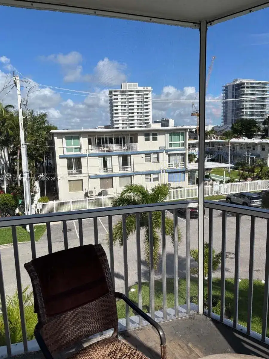 2 bedroom 2 bath Residential for sale at 720 Bayshore Dr # 301, Fort Lauderdale FL 33304