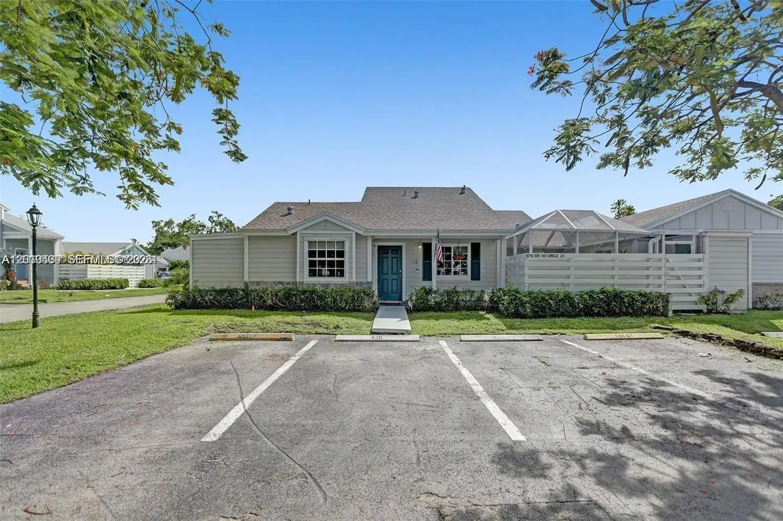 2 bedroom 1 bath Residential for sale at 13712 SW 149th Cir Ln # 52, Miami FL 33186