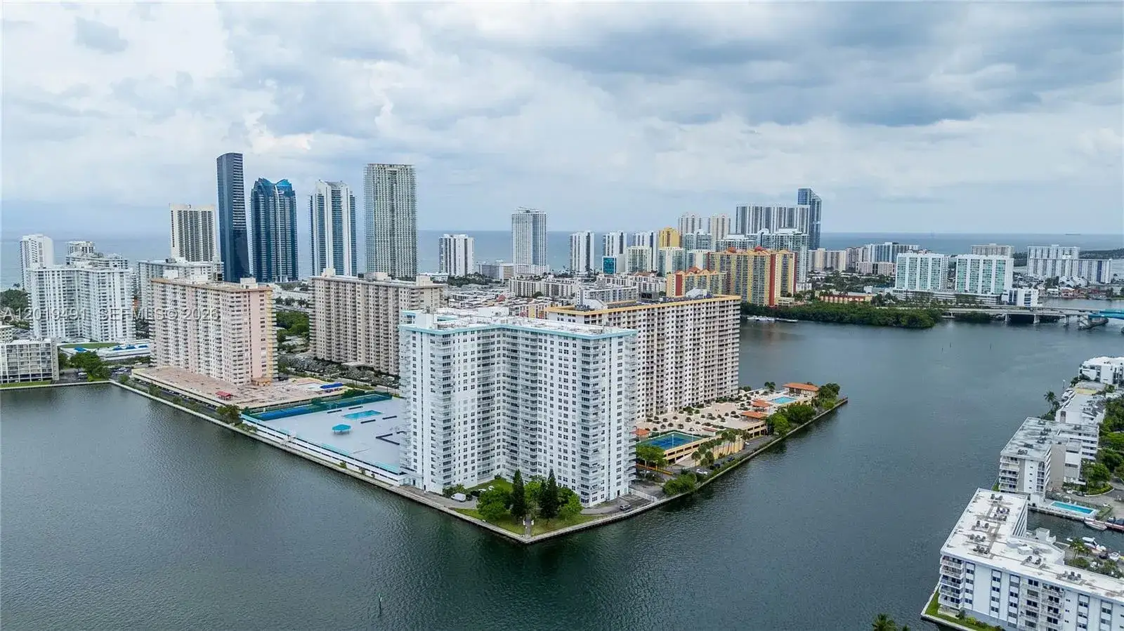 3 bedroom 3 bath Residential for sale at 301 174 # 1503, Sunny Isles Beach FL 33160