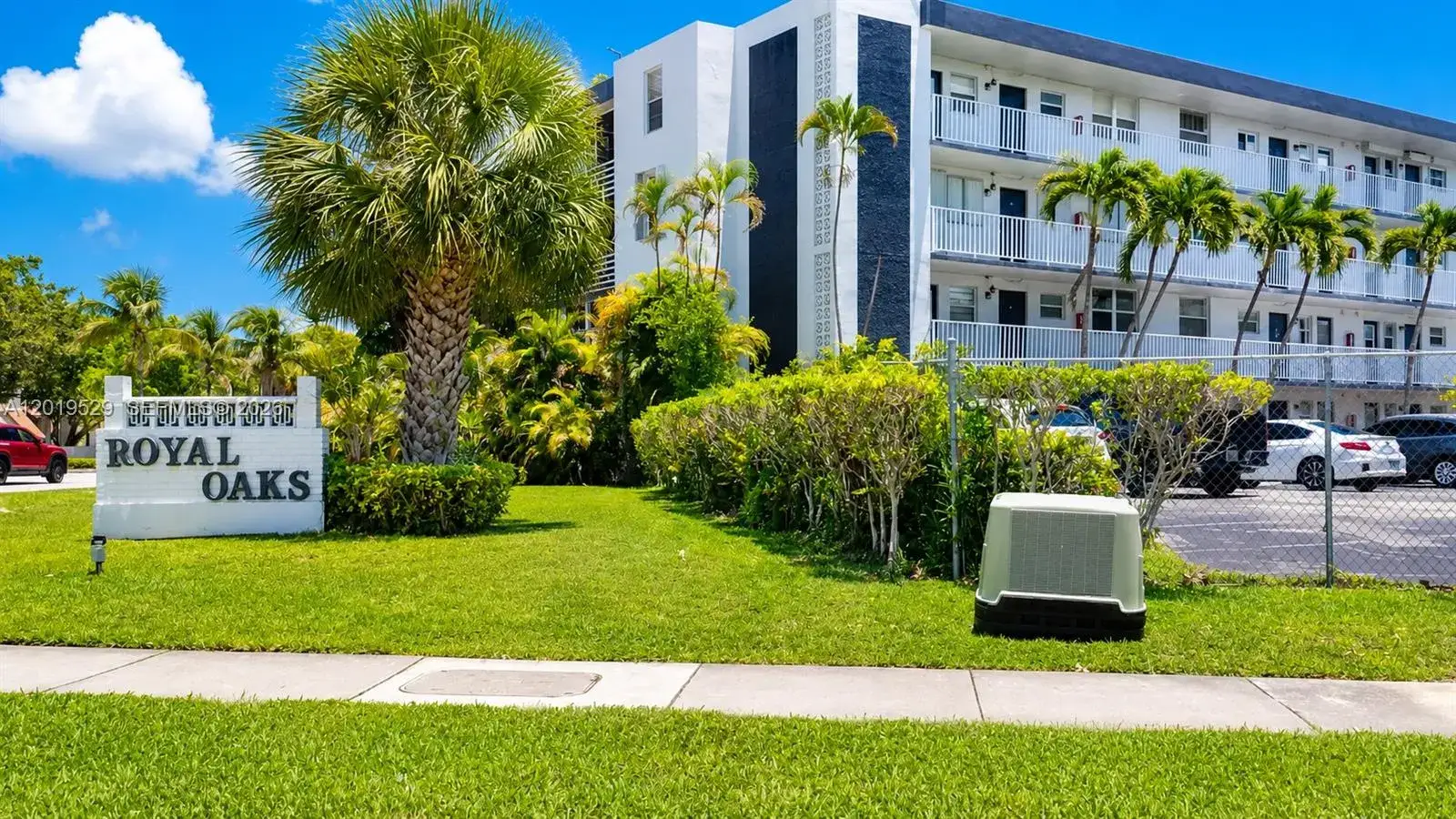 2 bedroom 2 bath Residential Lease for rent at 447 NE 195th St # 117, Miami FL 33179