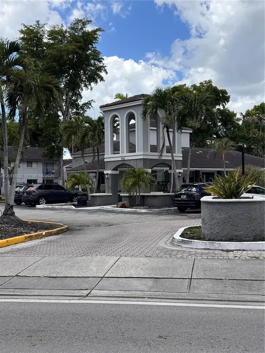 2 bedroom 1 bath Residential for sale at 7115 NW 179th St # 207, Hialeah FL 33015