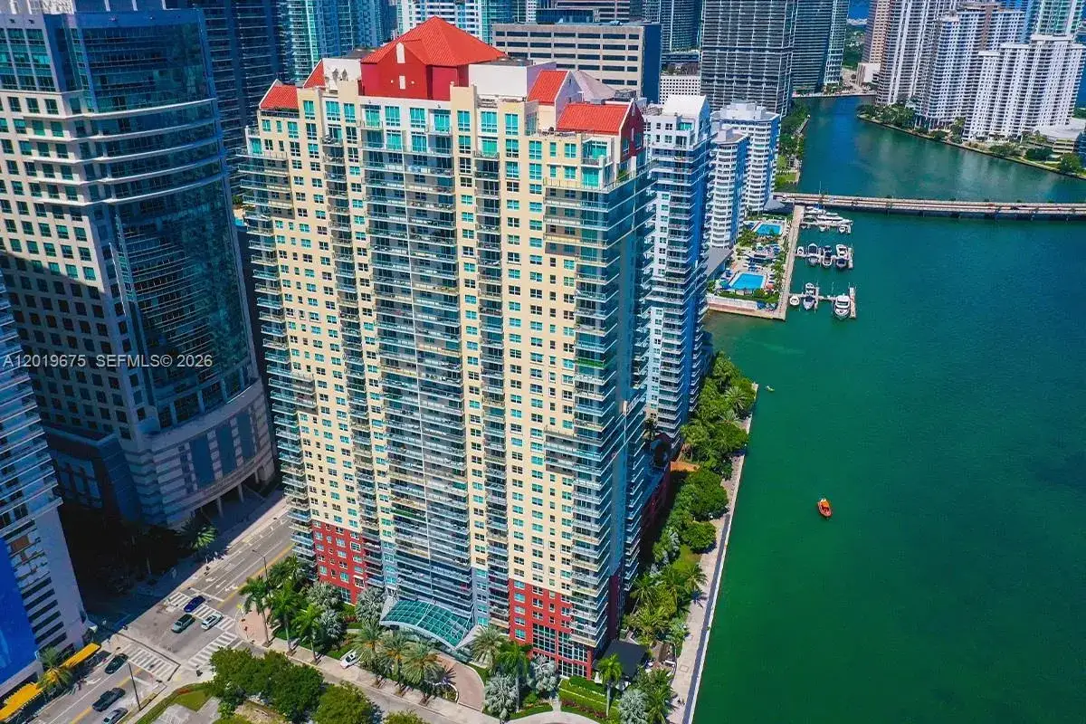 1 bedroom 1 bath Residential Lease for rent at 1155 Brickell Bay Dr # 1205, Miami FL 33131