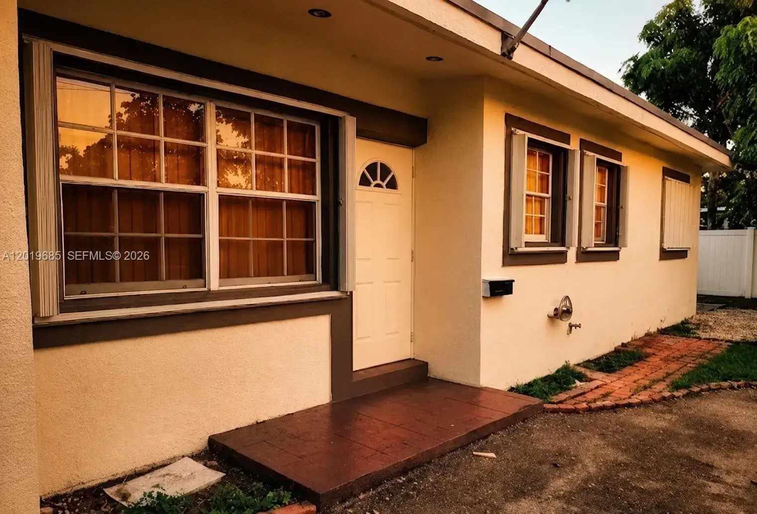 3 bedroom 2 bath Residential for sale at 571 NE 172nd St, North Miami Beach FL 33162