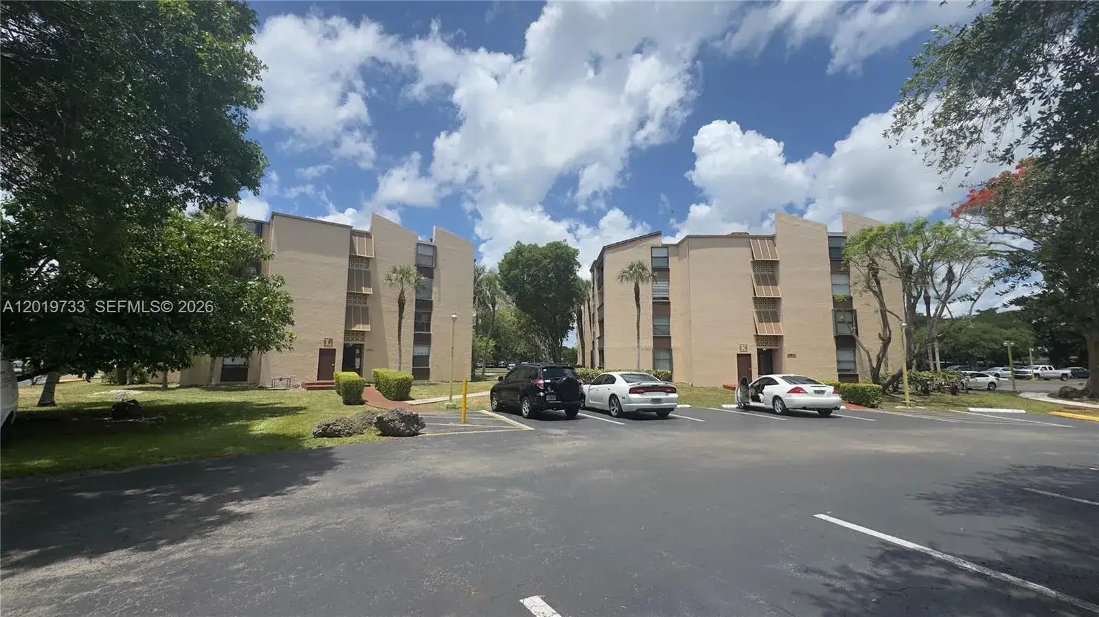 2 bedroom 2 bath Residential Lease for rent at 14611 N Kendall Dr # 304L, Miami FL 33186